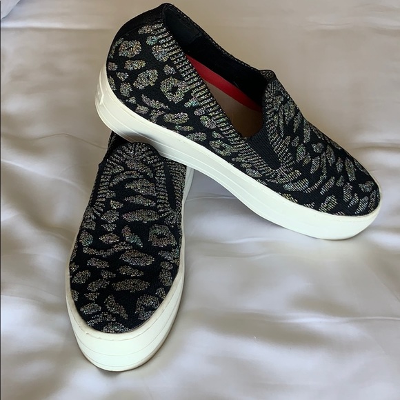 NWOB SKETCHERS LEOPARD RISE FIT SNEAKERS 8 - Picture 1 of 5
